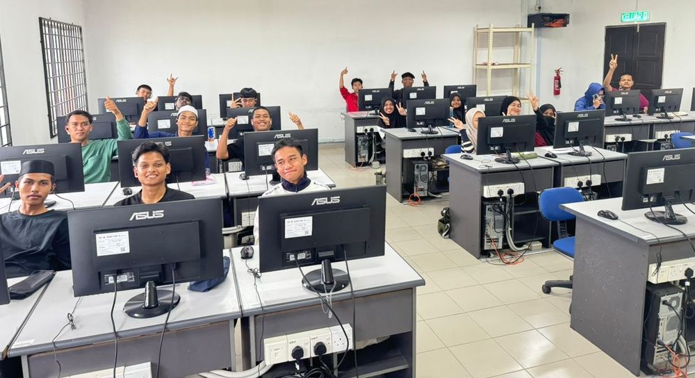 厦大分校开班授课 推动马中青年技职
